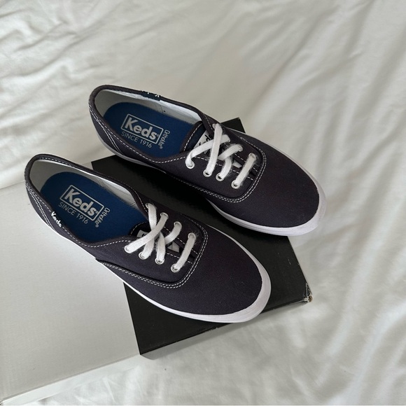 Keds Women's Champion Sneaker in navy (size 5) - Picture 6 of 8